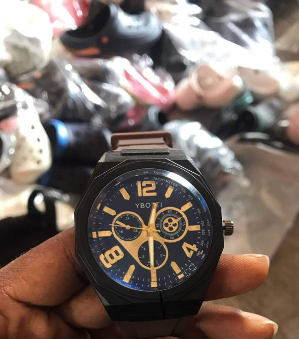 Men's Leather Strap Sports Pointer Quartz Watch